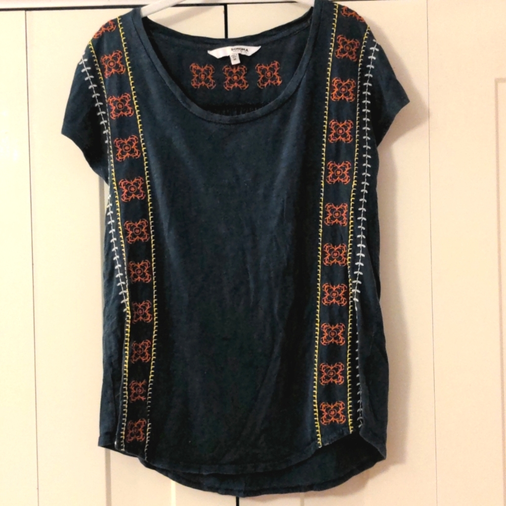 Embroidered tee